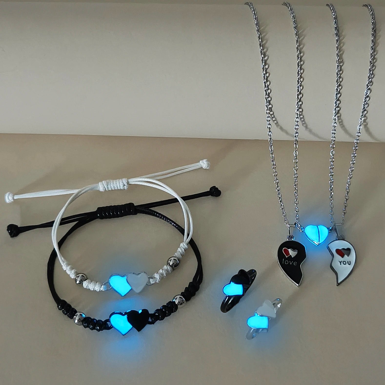 6 Pieces Set, Glow in the Dark Heart Shape Bracelets, Necklaces and Rings for Couples, Fashion Jewelry.